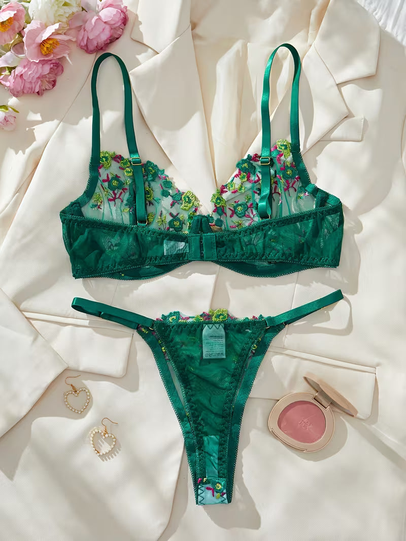 Floral mesh pushup set.